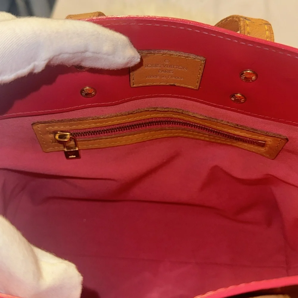Louis Vuitton Framboise Monogram Vernis Reade PM Bag GUC - Picture 6 of 13